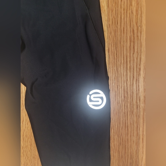 NWT SKIMS HIGH PERFORMANCE HIGH WAISTED 7/8 LEGGING IN ONYX SIZE SMALL - Picture 7 of 11